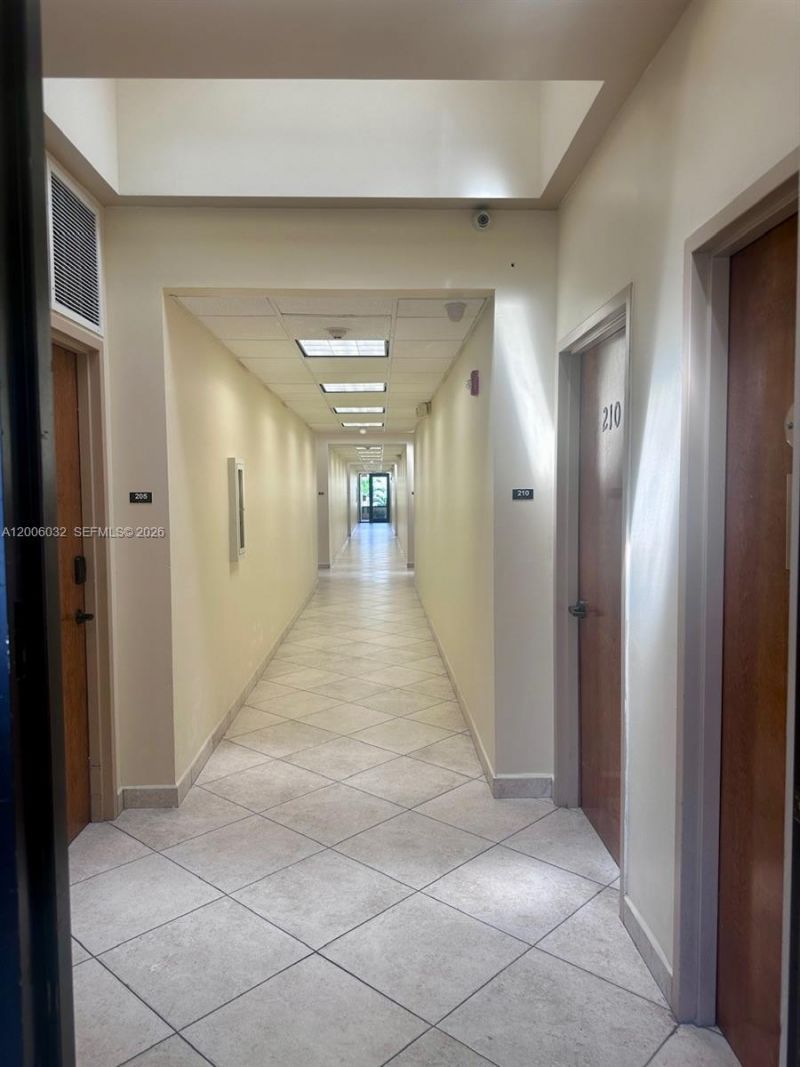 5455 SW 8 St, Unit 215, Miami, FL 33134 Photo