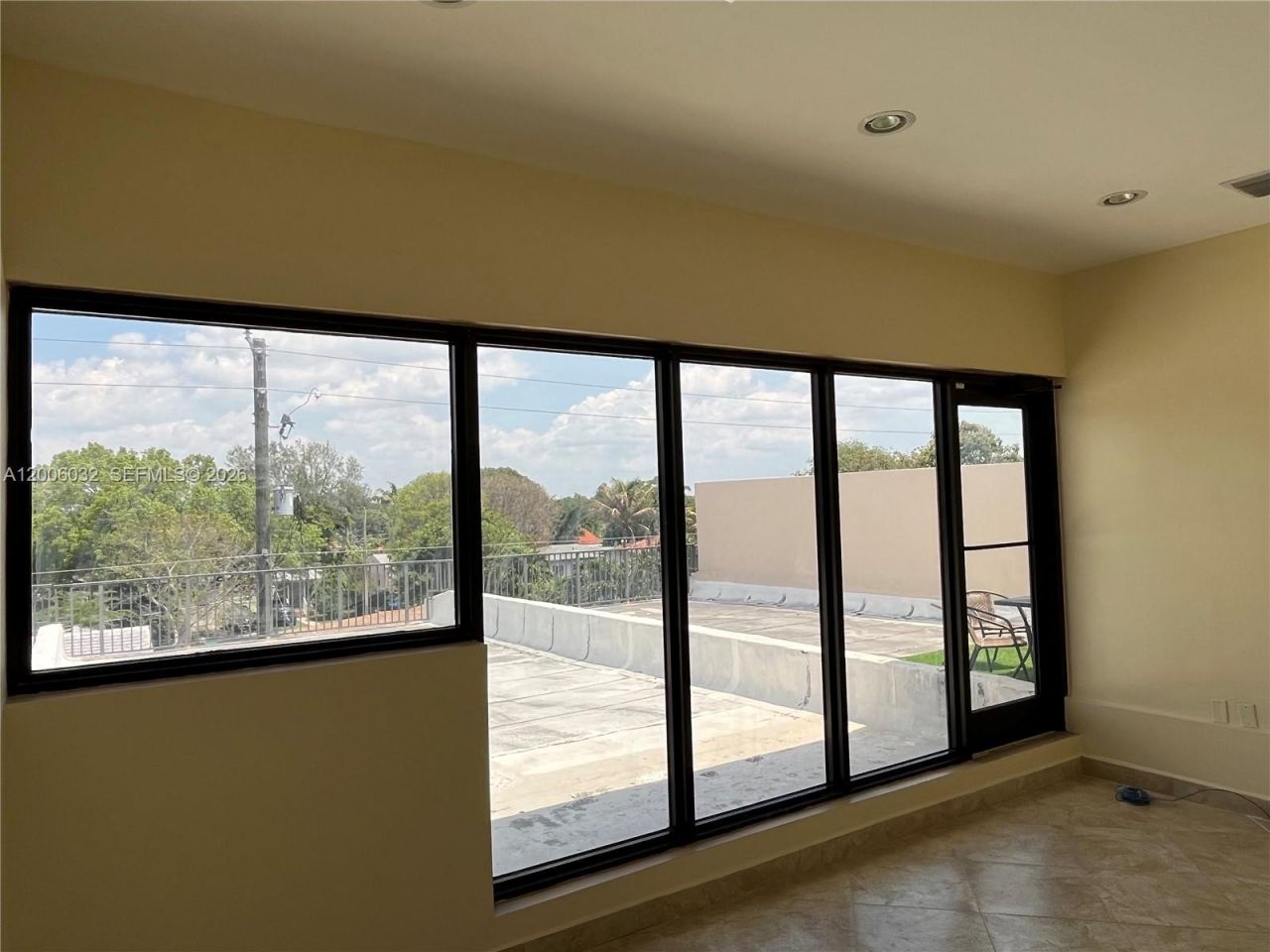 5455 SW 8 St, Unit 215, Miami, FL 33134 Photo