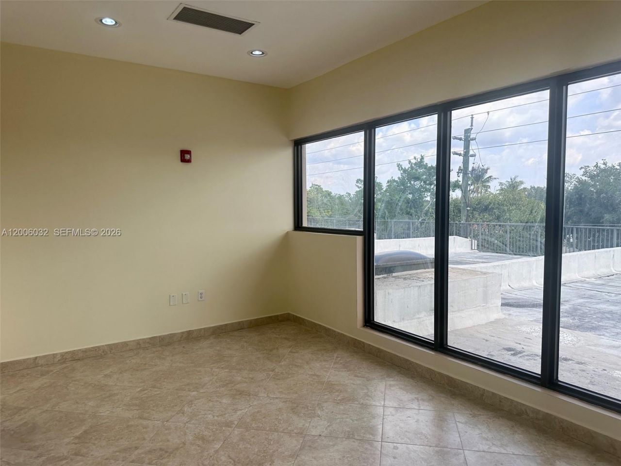 5455 SW 8 St, Unit 215, Miami, FL 33134 Photo