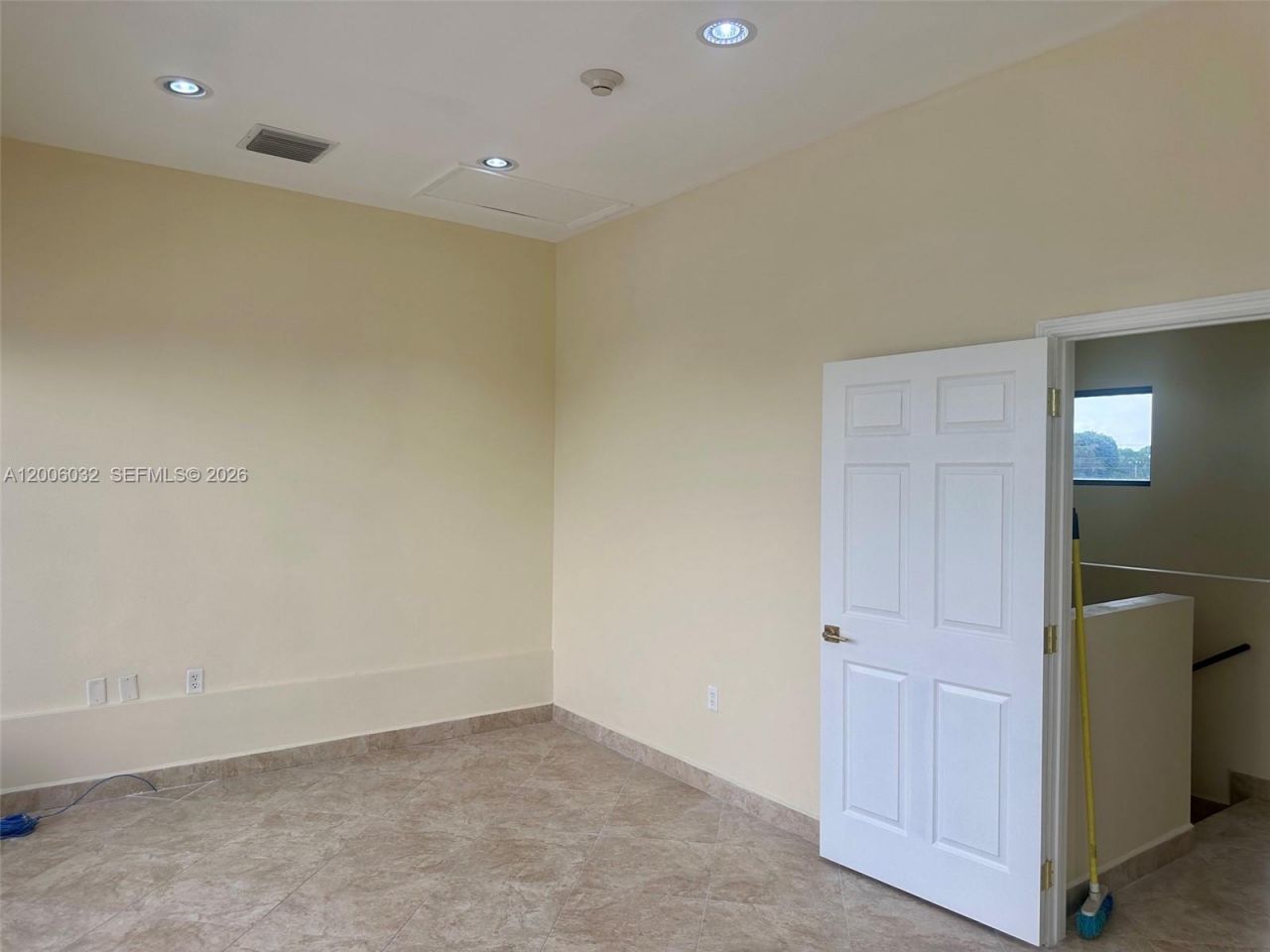5455 SW 8 St, Unit 215, Miami, FL 33134 Photo