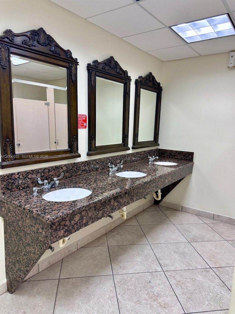 5455 SW 8 St, Unit 215, Miami, FL 33134 Photo