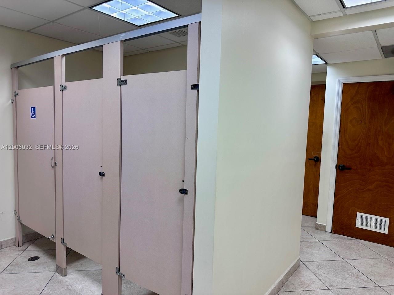 5455 SW 8 St, Unit 215, Miami, FL 33134 Photo