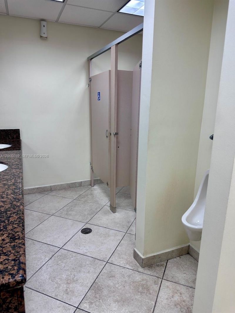 5455 SW 8 St, Unit 215, Miami, FL 33134 Photo