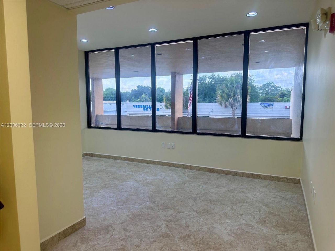 5455 SW 8 St, Unit 215, Miami, FL 33134 Photo