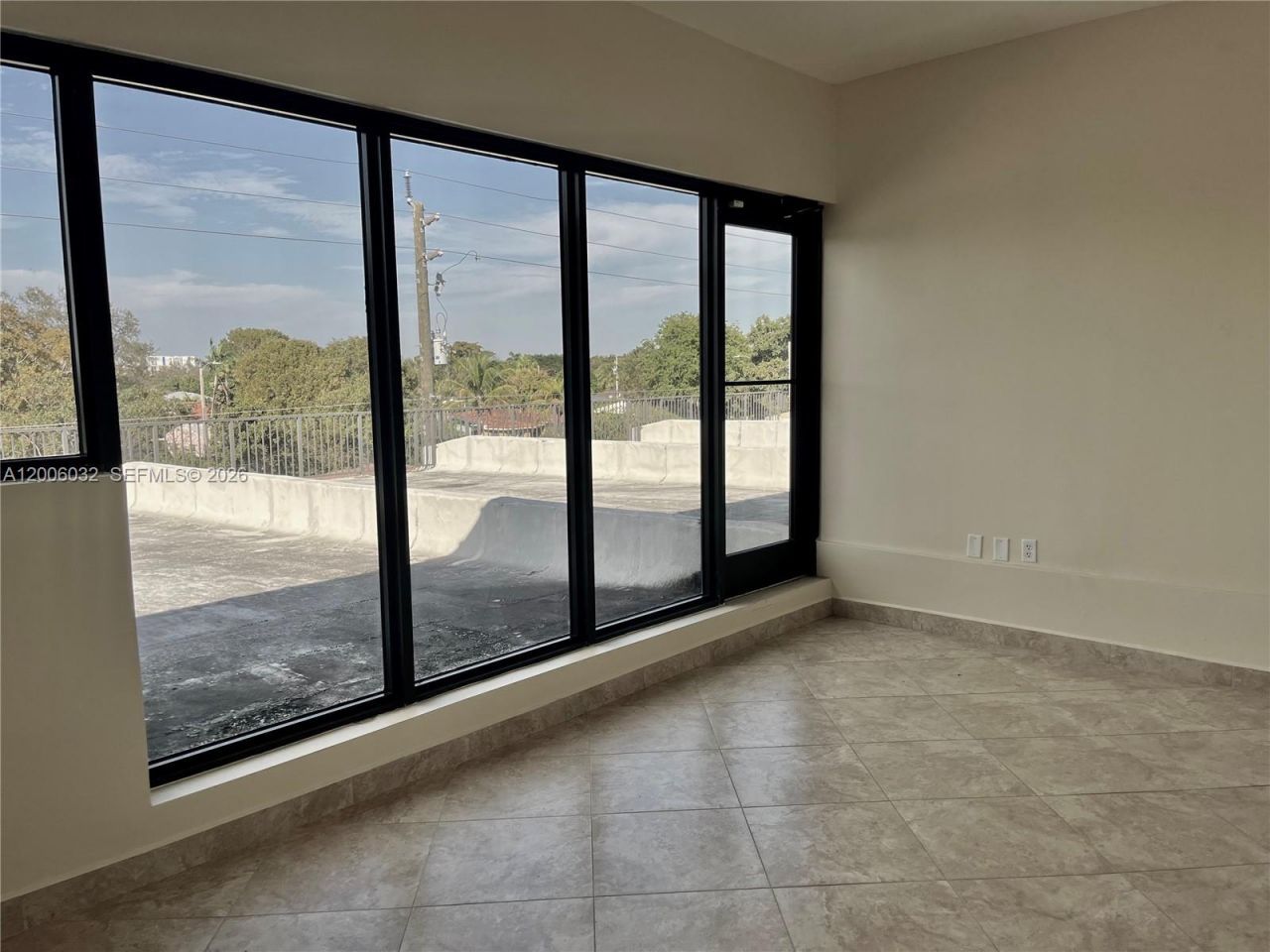 5455 SW 8 St, Unit 215, Miami, FL 33134 Photo