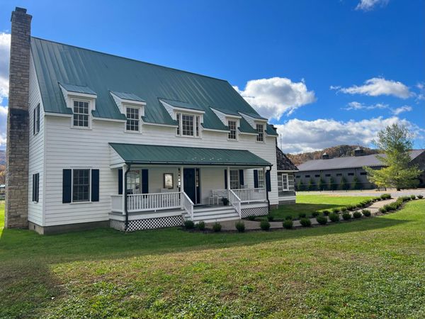 38496 E Midland Trl, Caldwell, WV 24925