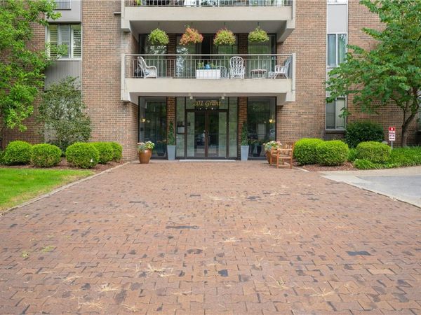 201 Grant , Unit 109, Sewickley, PA 15143