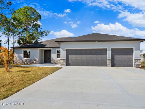 1008 Tevis Street SE, Palm Bay, FL 32909