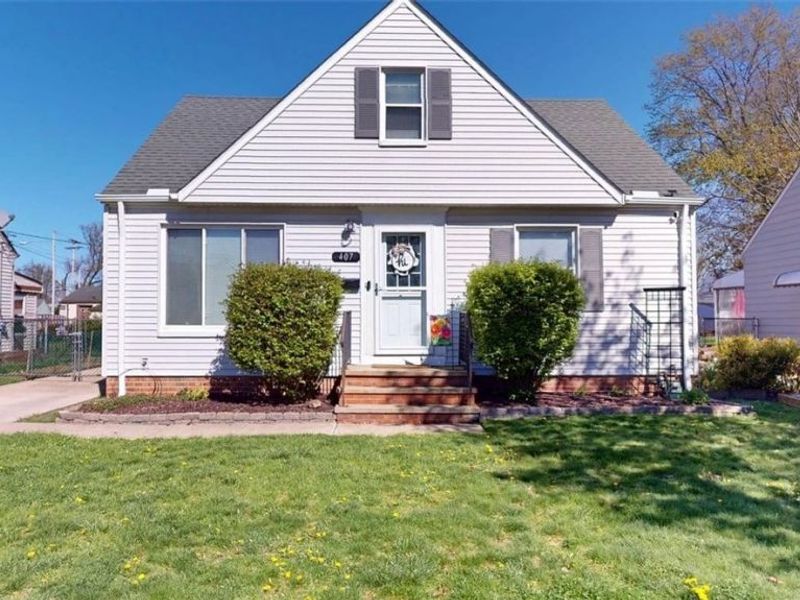 407 Maplewood Drive, Willowick, OH 44095 Photo 1