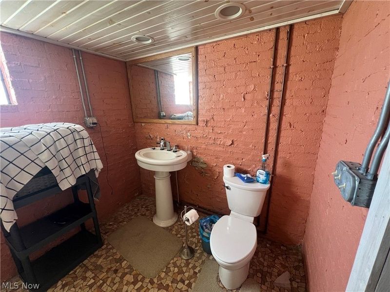 226 Dover Road NE, Sugarcreek, OH 44681 Photo 19