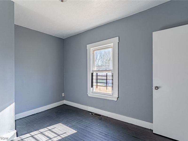 10901 Dove Avenue, Cleveland, OH 44105 Photo 10