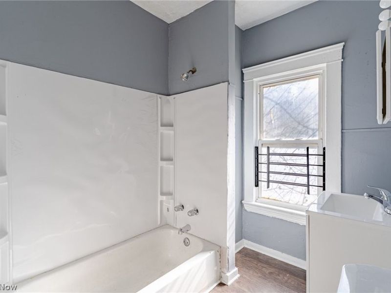 10901 Dove Avenue, Cleveland, OH 44105 Photo 11