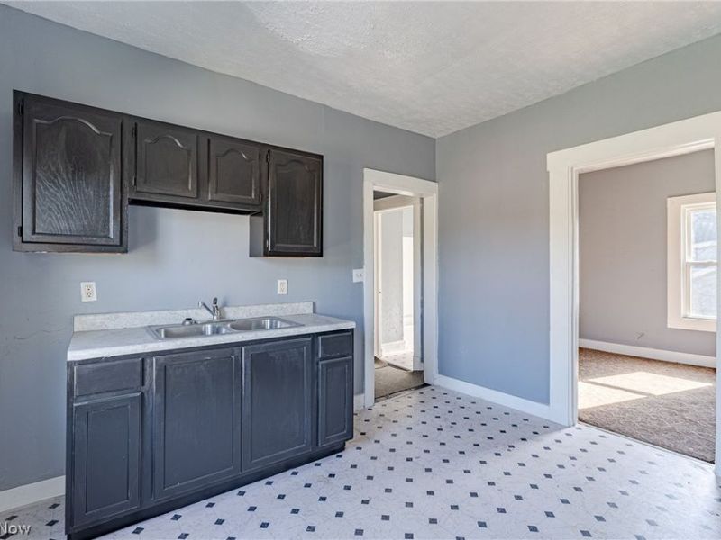 10901 Dove Avenue, Cleveland, OH 44105 Photo 19