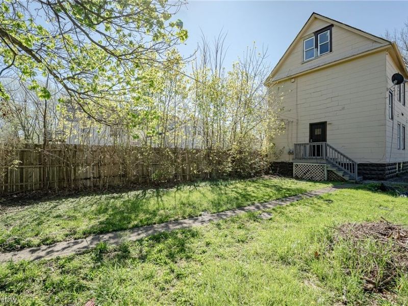 10901 Dove Avenue, Cleveland, OH 44105 Photo 30