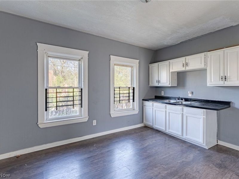 10901 Dove Avenue, Cleveland, OH 44105 Photo 6