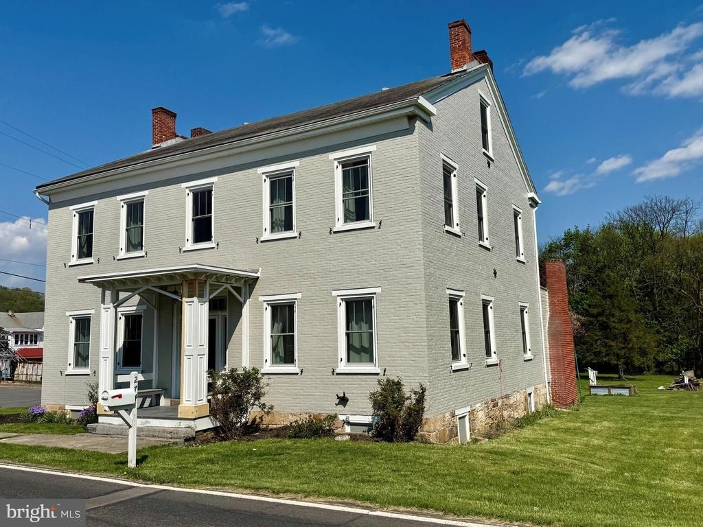 274 S MILL STREET , THOMPSONTOWN, PA 17094