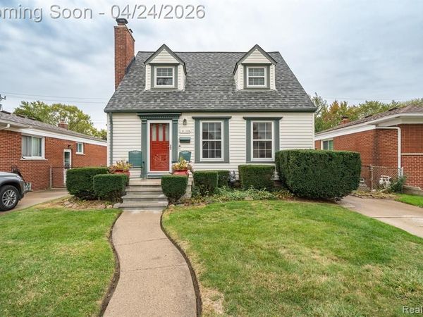 15139 University , Allen Park, MI 48101