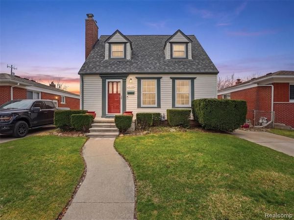 15139 University, Allen Park, MI 48101