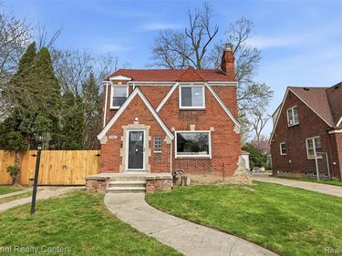 15422 Gilchrist Street, Detroit, MI 48227