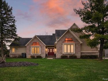 6595 Deer Ridge Drive, Clarkston, MI 48348