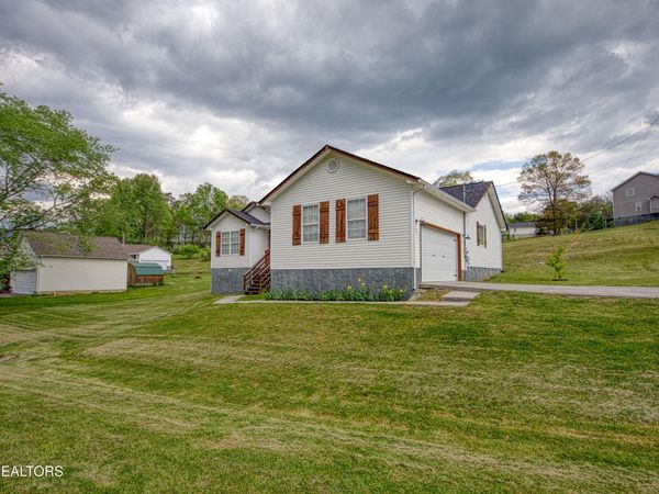 1103 Earnhardt Lane, LaFollette, TN 37766
