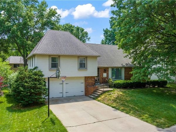 9163 W 92nd Street, Overland Park, KS 66212