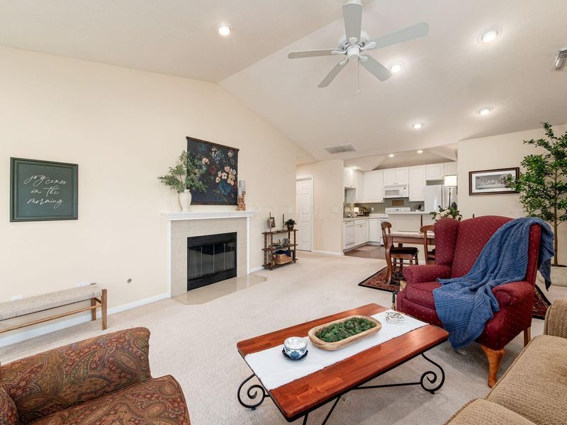 1274 Allington Lane, Columbus, OH 43240 Photo 3