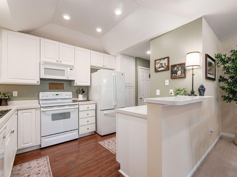 1274 Allington Lane, Columbus, OH 43240 Photo 9