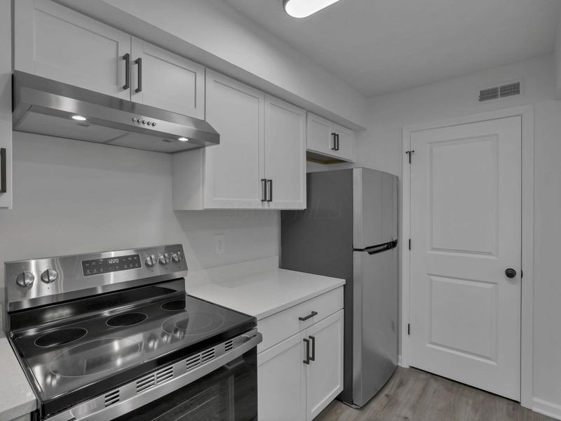 4940 Kristie Falls, Unit C, Columbus, OH 43221 Photo 10