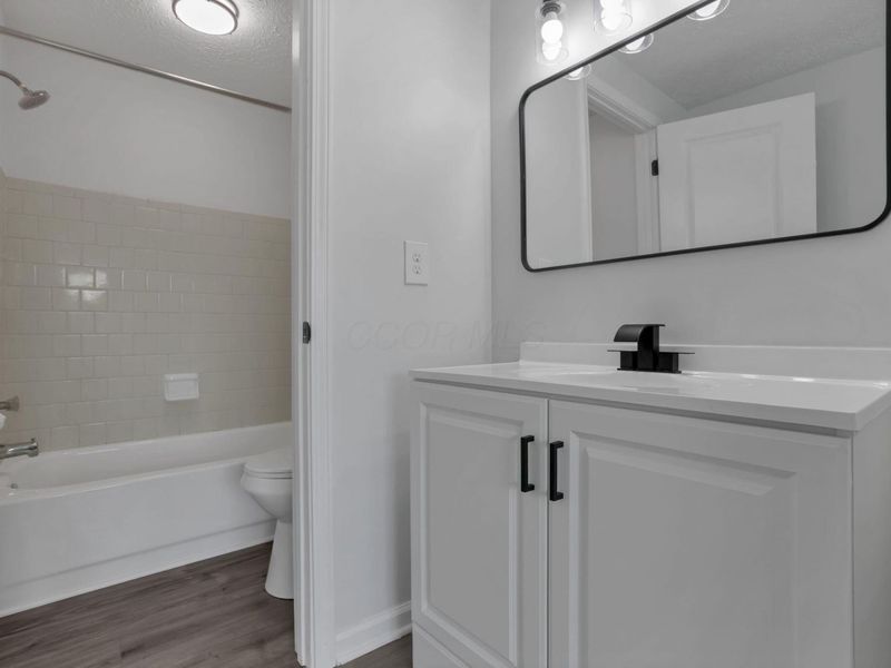 4940 Kristie Falls, Unit C, Columbus, OH 43221 Photo 22