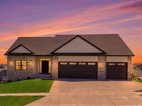 505 Dogwood Lane, Tiffin, IA 52340