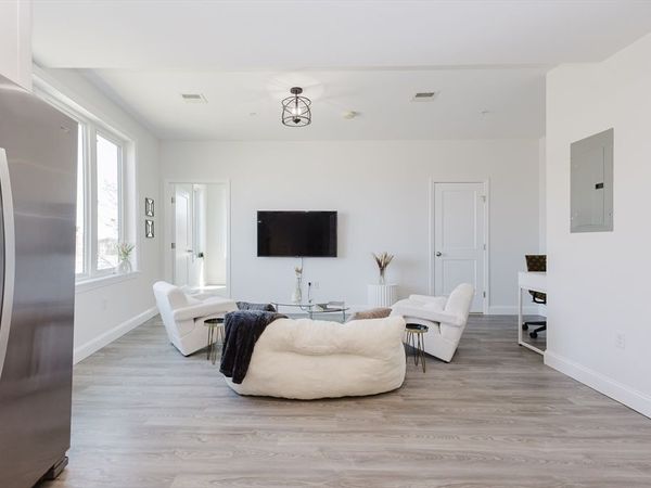 92-94 George St, Unit 203, Boston, MA 02119