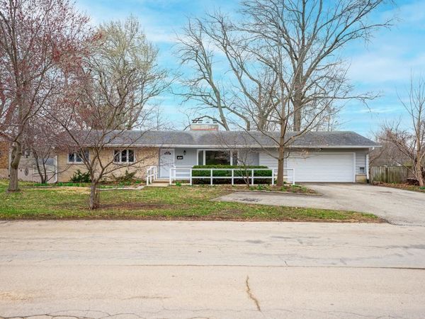 1407 Bolkinwood Drive, FREEPORT, IL 61032