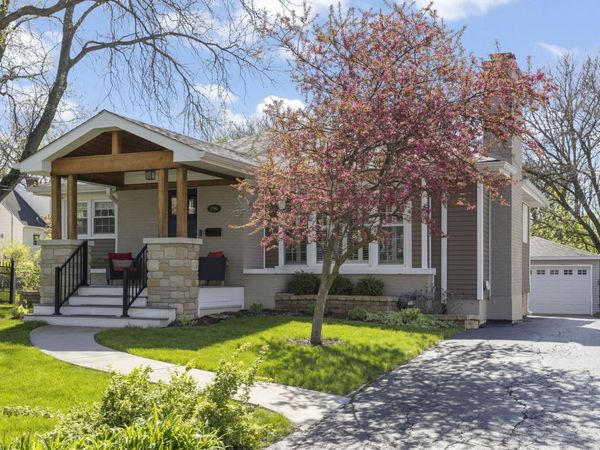 296 Kenilworth Avenue , Glen Ellyn, IL 60137