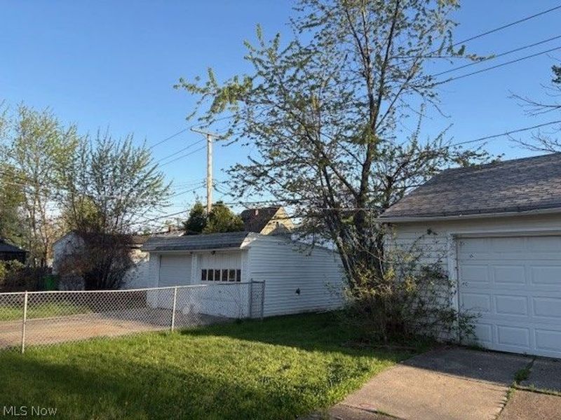 10305 S Highland Avenue, Garfield Heights, OH 44125 Photo 3