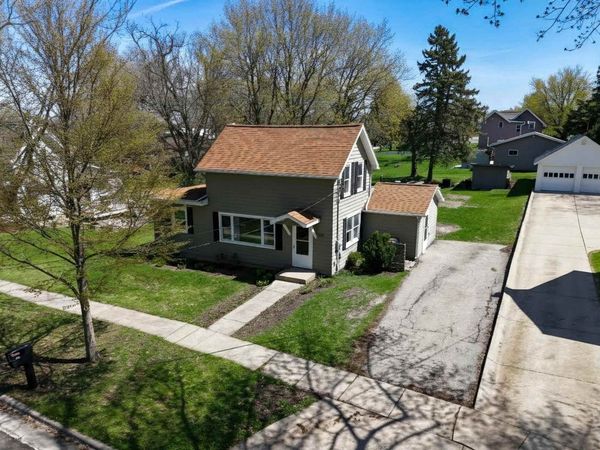 213 N High Street, Cambridge, WI 53523