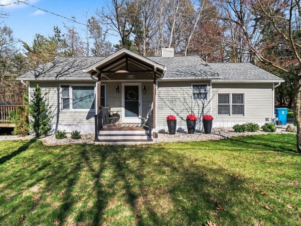 90 S Clymer Street, Pentwater, MI 49449