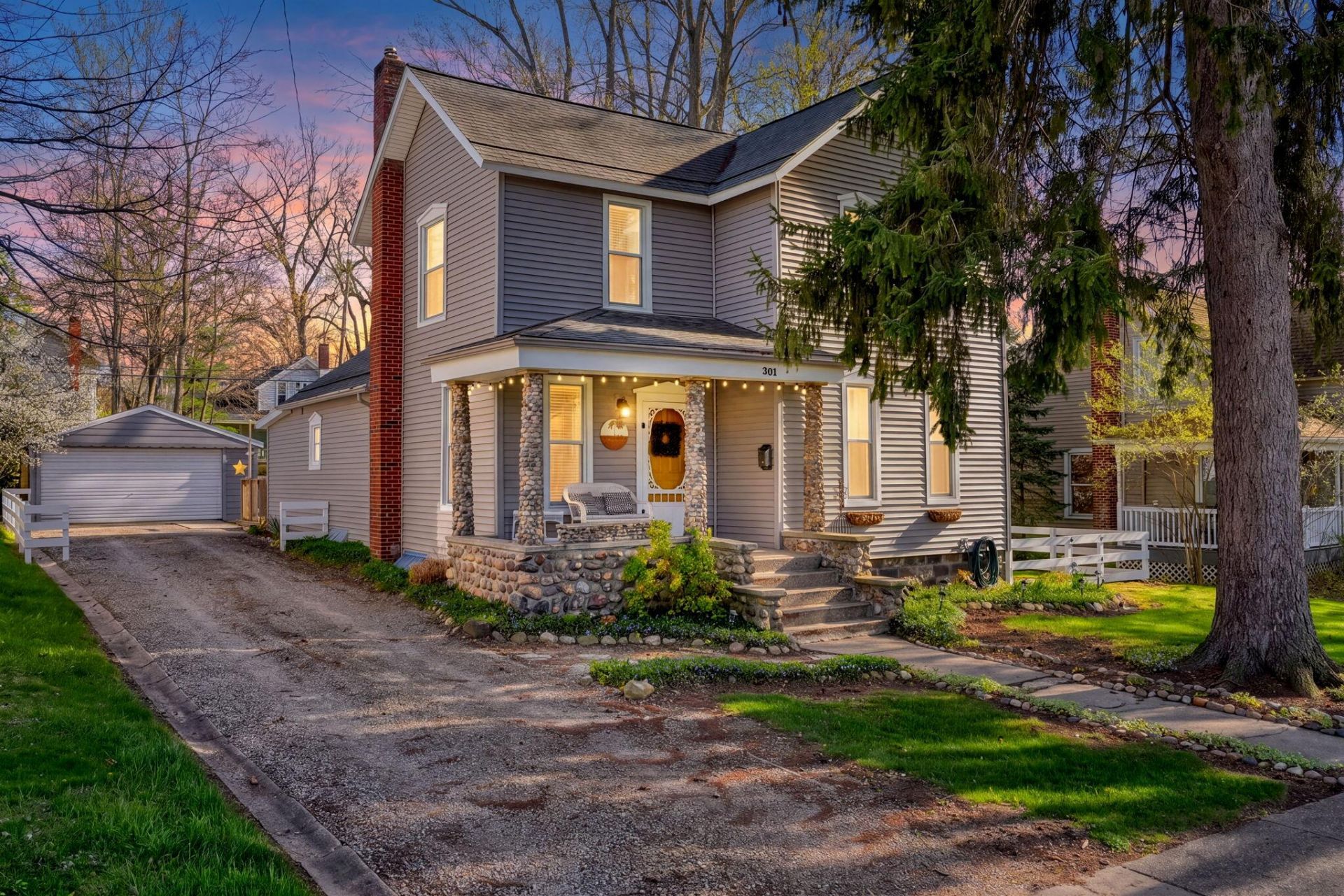 303 W Middle Street, Chelsea, MI 48118 Main Photo