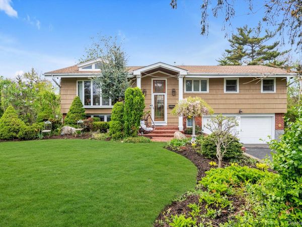 20 Jeffrey Lane , Great Neck, NY 11020