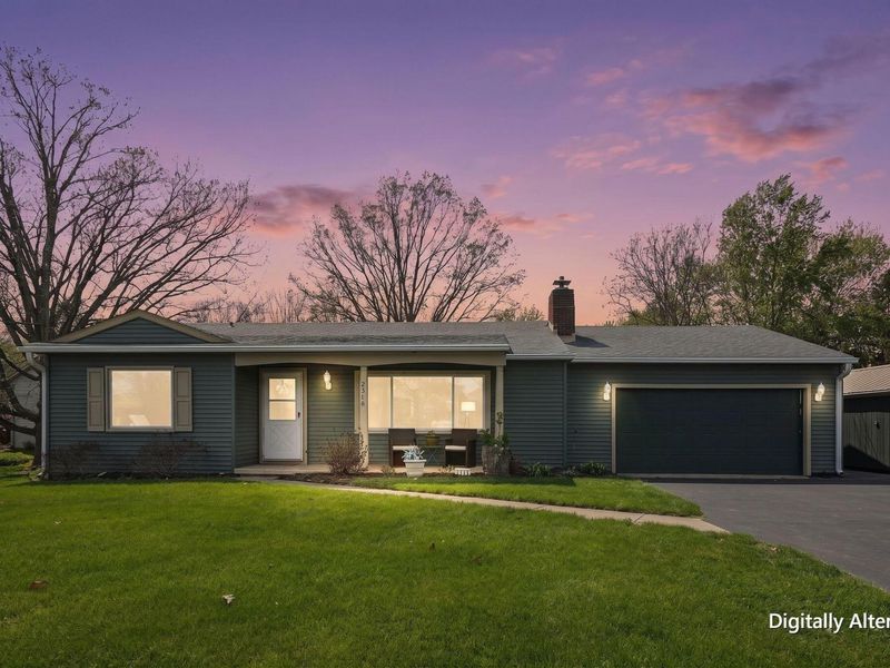 2318 Pawnee Drive , London, OH 43140 Photo 1