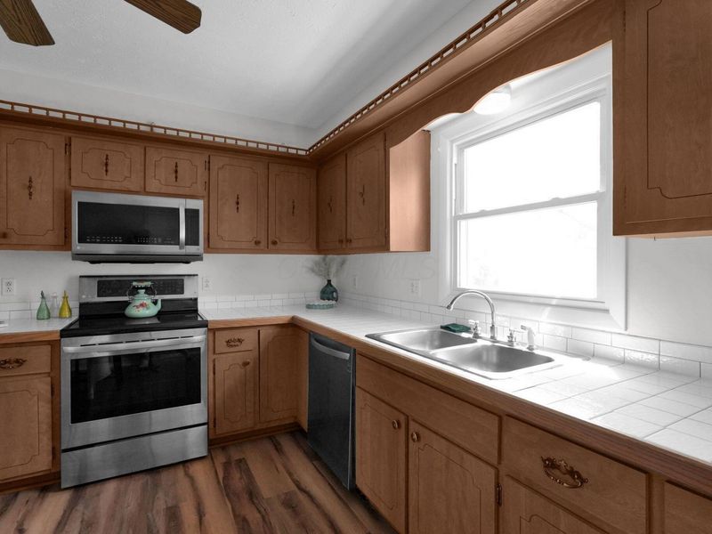 2318 Pawnee Drive , London, OH 43140 Photo 11