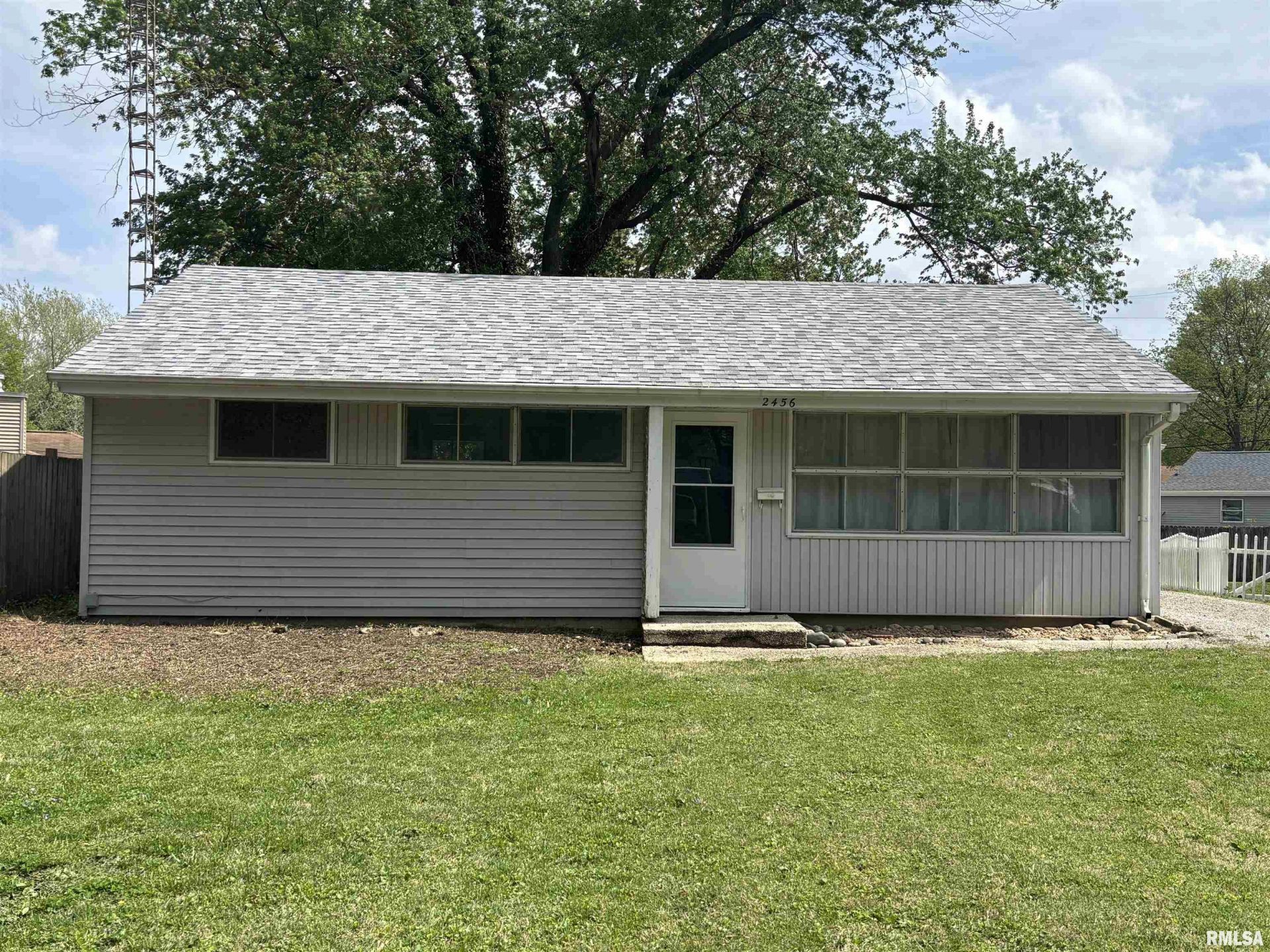 2456 Devonshire Road, Springfield, IL 62703 Main Photo