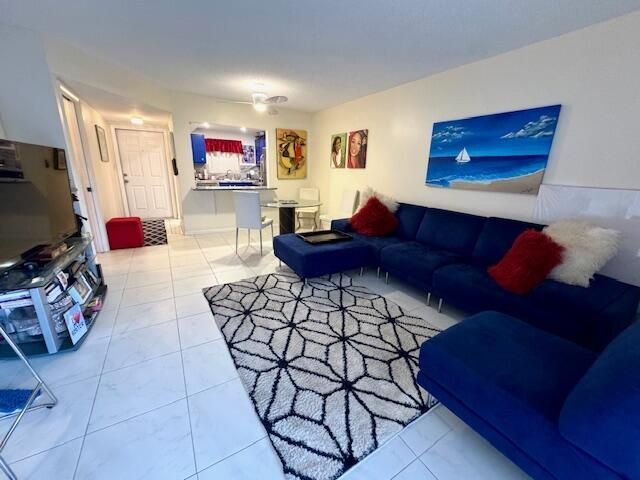 610 Tennis Club Drive, Unit 105, Fort Lauderdale, FL 33311 Photo