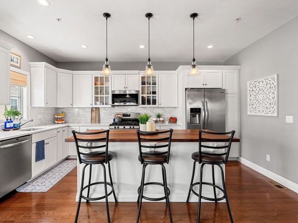 38 Stonehaven Dr, Weymouth, MA 02190