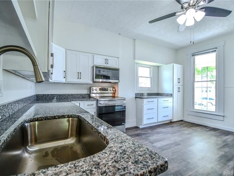 138 E Main Street, West Carrollton, OH 45449 Photo 18