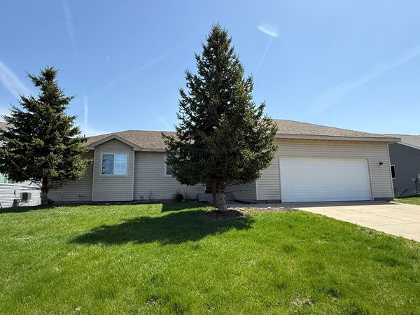 211 Fischer Street NW, Montgomery, MN 56069