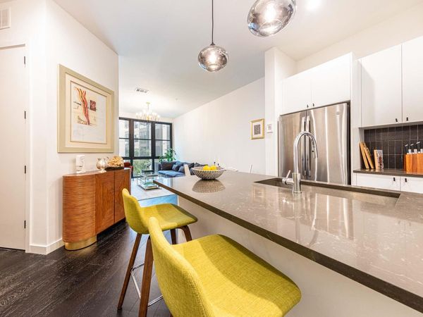 800 Embassy DR, Unit 215, Austin, TX 78702