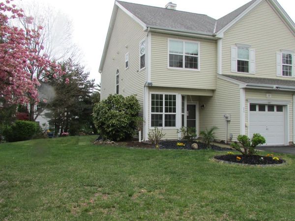 29 Tall Oaks Court, Parlin, NJ 08859