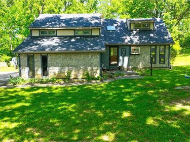 8406 NW 62nd Terrace, Parkville, MO 64152