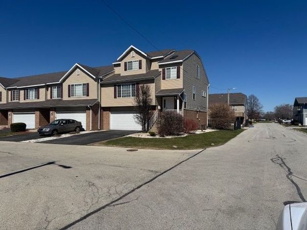 2520 Cedar Glen Drive N, Lynwood, IL 60411